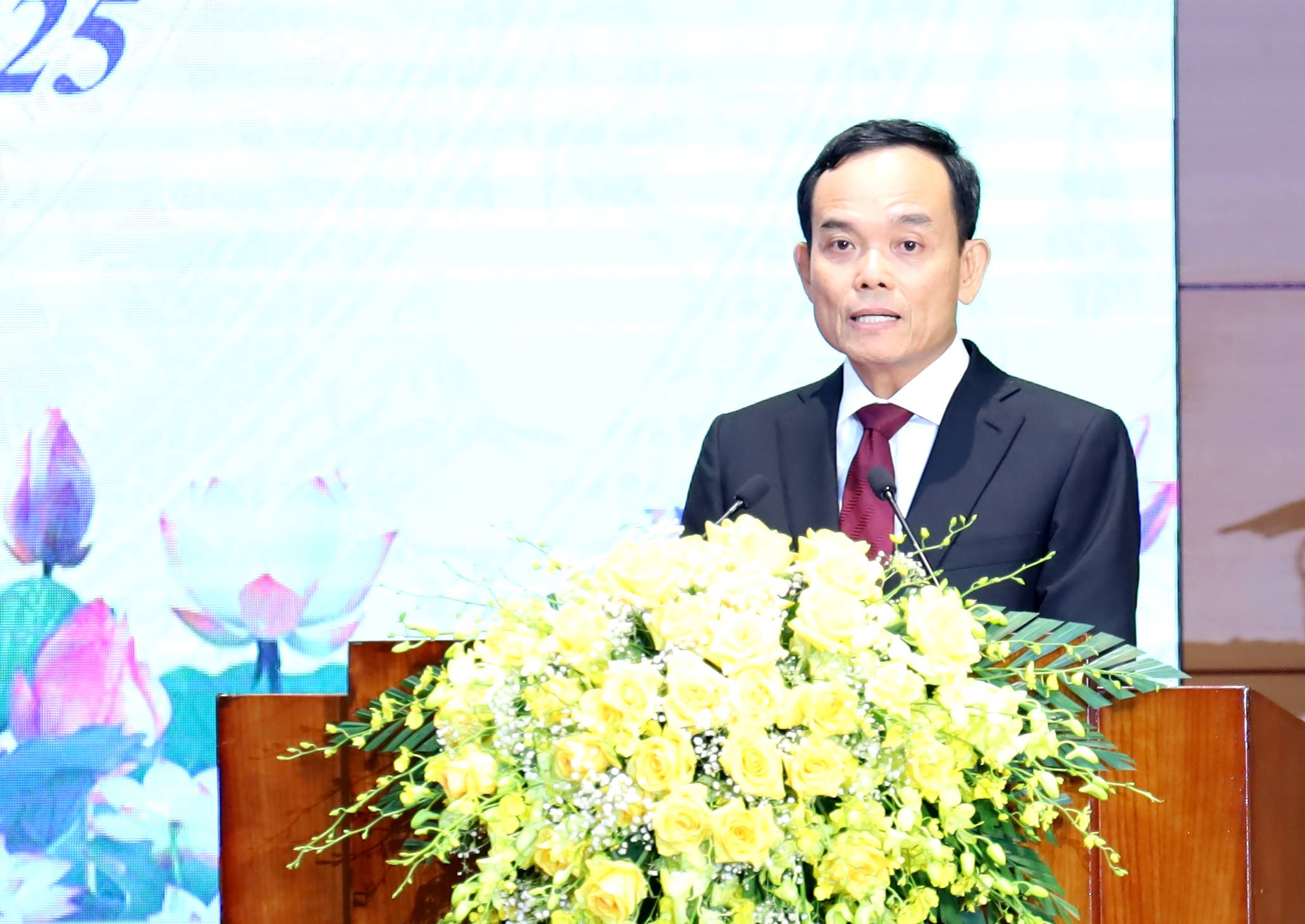 Đồng chí Trần Lưu Quang - Bí thư Trung ương Đảng, Trưởng Ban Chính sách và Chiến lược Trung ương phát biểu chỉ đạo tại Lễ công bố